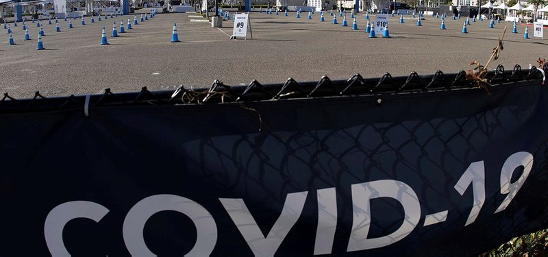 U.S. COVID-19 deaths fall for third week as cases see steep drop