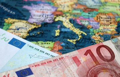 ahrefindexeurobolgesiclasstkktLnktargetblankEuroBölgesiaekonomisisonçeyrektebüyümedi