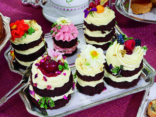 Mini Kremalı Kekler