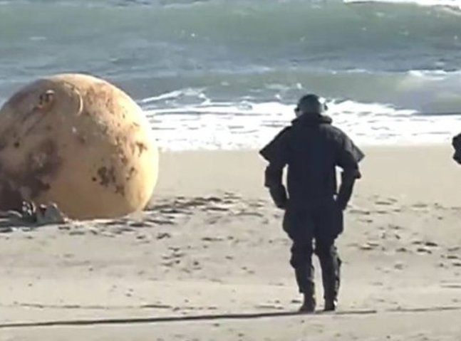 Mysterious giant iron ball found on a beach in Japan
