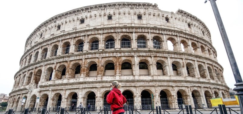 Tourist who carved name in Colosseum apologizes through letter to Italy