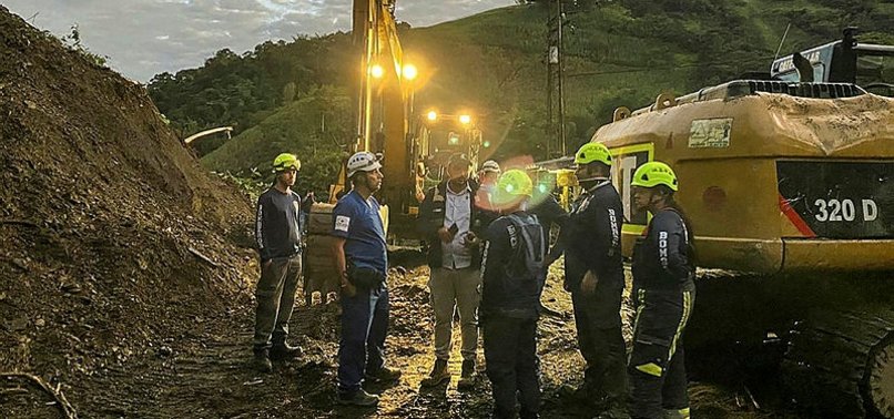 LANDSLIDE BURIES BUS IN COLOMBIA, LEAVES SCORES DEAD