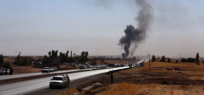 ROCKETS STRIKE NEAR US BASE IN IRAQ, KILLING 1, WOUNDING 8