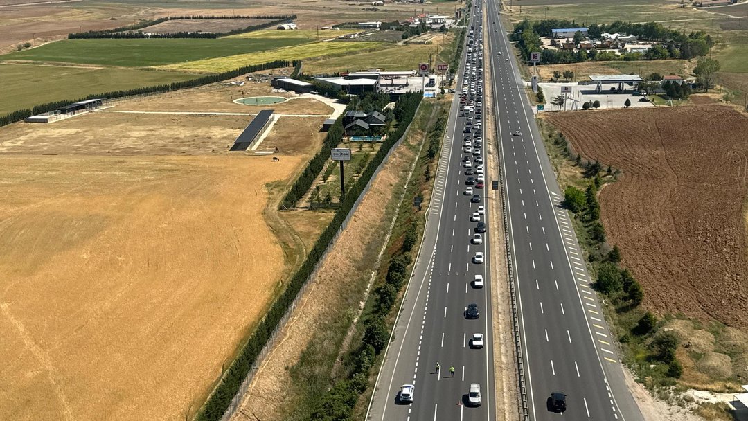 YOLLAR HAVADAN DENETLENİYOR