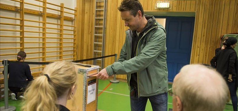 NORWAY ELECTION LIKELY TO BE A CLIFFHANGER