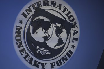 IMF, küresel ekonomik büyüme tahmininde aşağı yönlü revizyonun sinyalini verdi