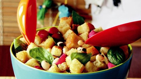 Fasulyeli, Ispanaklı, Turplu Ekmek Salatası