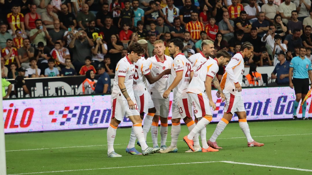 GALATASARAY 3’TE 3 YAPTI