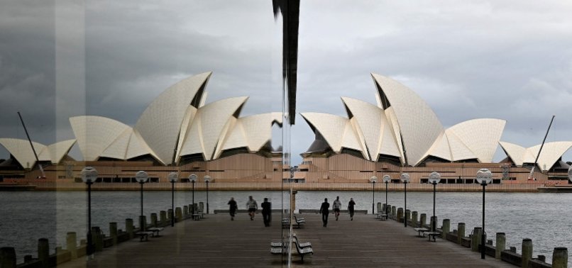 AUSTRALIANS FETE SYDNEY OPERA HOUSES 50TH ANNIVERSARY