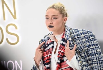 Gigi Hadid Twitter hesabını sildi