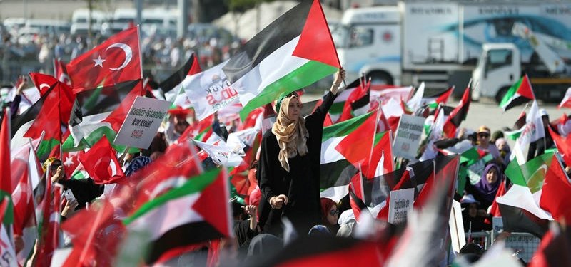 Istanbullites of all ages rally against recent Israeli restrictions on Al-Aqsa