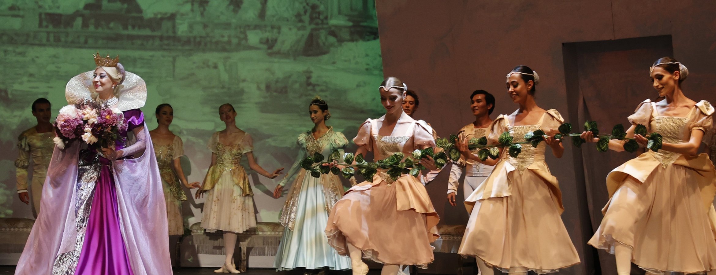 22. Uluslararası Bodrum Bale Festivali Kuğu Gölü balesiyle başladı