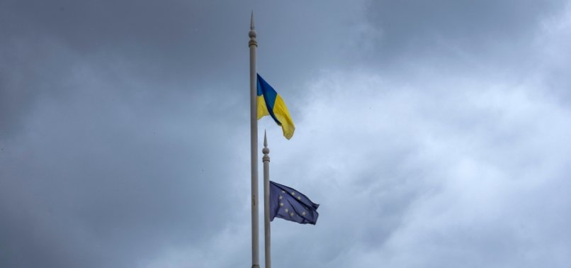 UKRAINIANS EXPECT EU LEADERS TO APPROVE KYIVS MEMBERSHIP BID