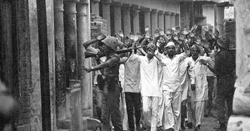 16 Indian police sentenced to life for 1987 massacre of Muslims