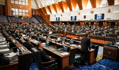 Malaysian lawmakers vote to scrap mandatory death penalty