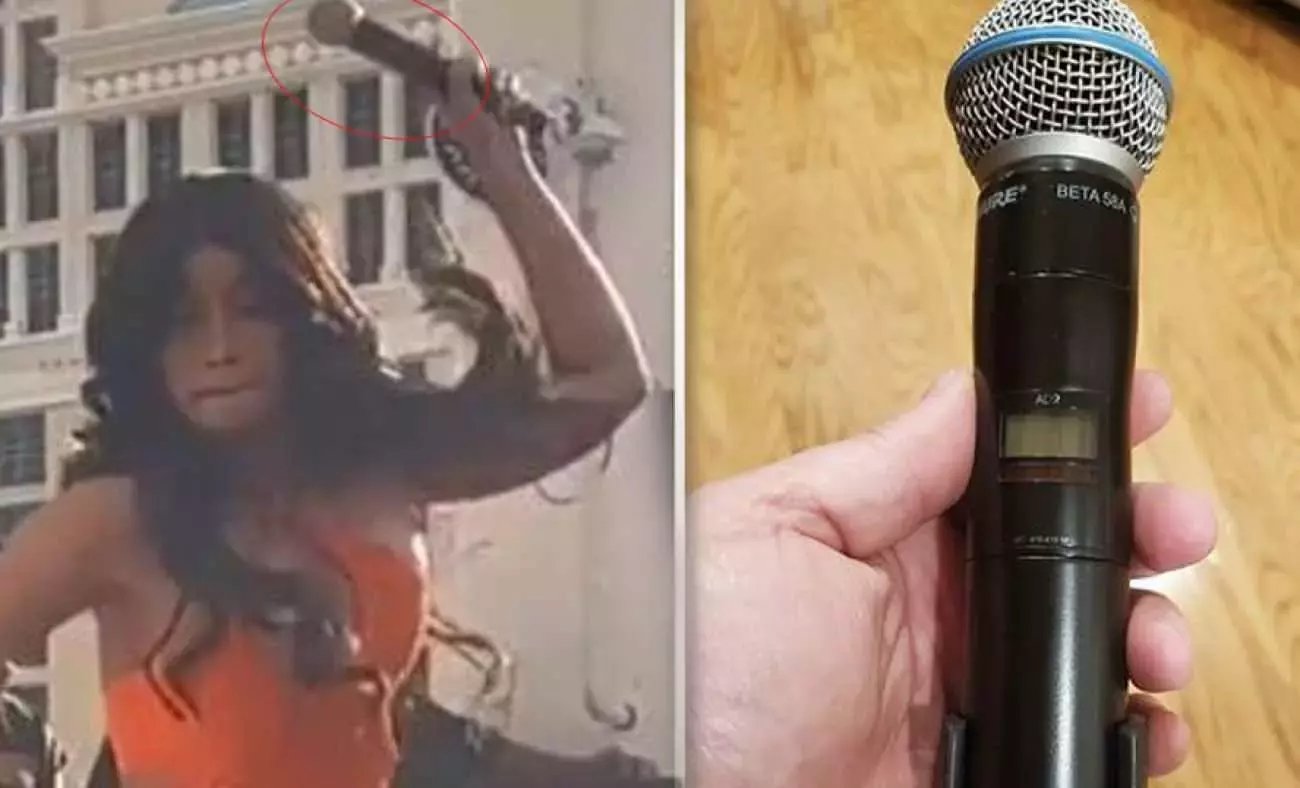 Microphone that Cardi B threw sold for 0,000