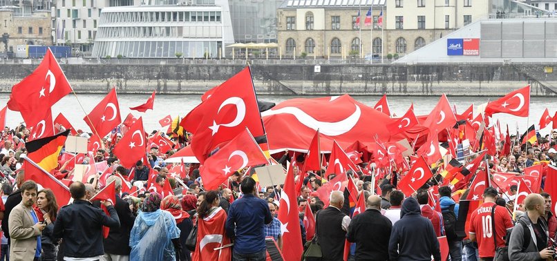 AK PARTY URGES TURKS LIVING ABROAD TO ACTIVELY ENGAGE IN POLITICS