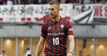 Podolski scores twice in J-League debut as Kobe beats Omiya