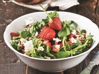 Çilekli Semizotu Salatası