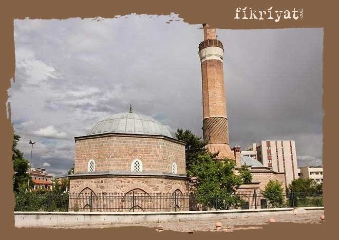 Fatih’in komutanının türbesine ev sahipliği yapıyor