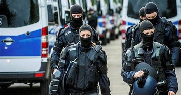 German police raid after bomb threats to mosques