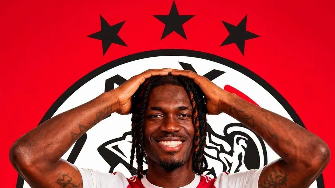 TOTTENHAM İLE YOLLARINI AYIRAN 30 YAŞINDAKİ YVES BISSOUMA, SEZON SONUNA KADAR AJAX İLE SÖZLEŞME İMZALADI.