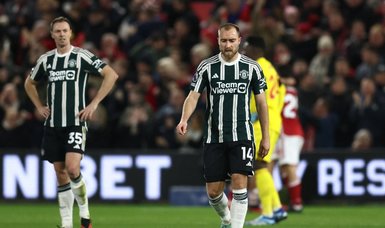 Manchester United slump to 2-1 defeat at resurgent Forest