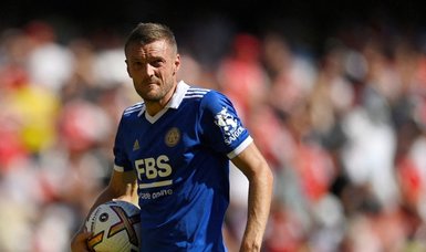 Vardy extends Leicester contract until 2024