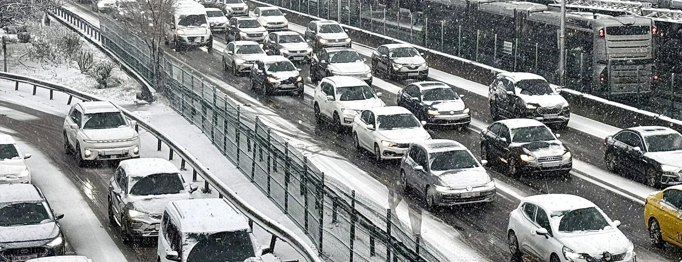 İstanbul’da Kar Yağışı: Trafik Yoğunluğu %81’e Ulaştı