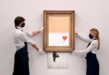 Banksynin parçalanan eseri 18,5 milyon sterline satıldı