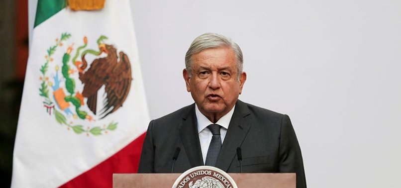 MEXICAN PRESIDENT MAKES SHOW OF POPULARITY AGAINST WORLD LEADERS