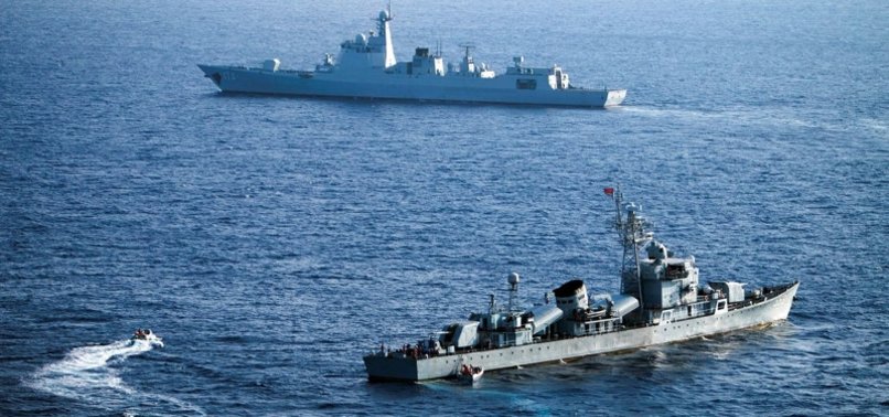 CHINA, U.S. NAVY IN ROW OVER GUIDED-MISSILE DESTROYER IN SOUTH CHINA SEA
