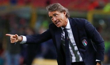 Roberto Mancini extends Italy contract until 2026
