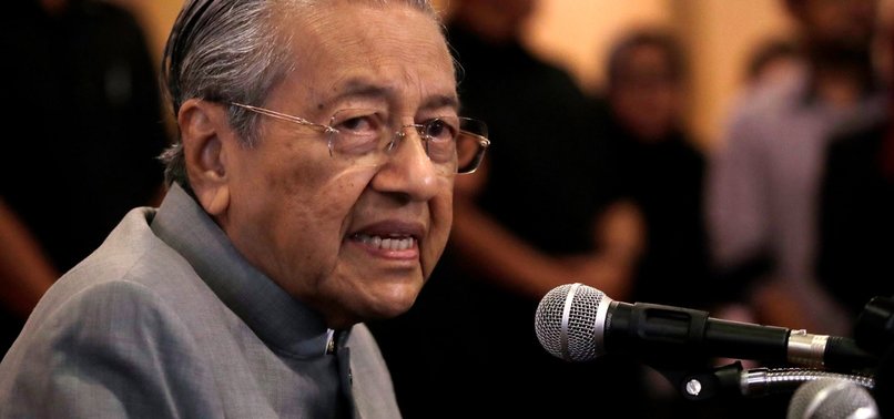 MALAYSIAN PM MAHATHIR SAYS MAY BE PRIME MINISTER FOR 1-2 YEARS
