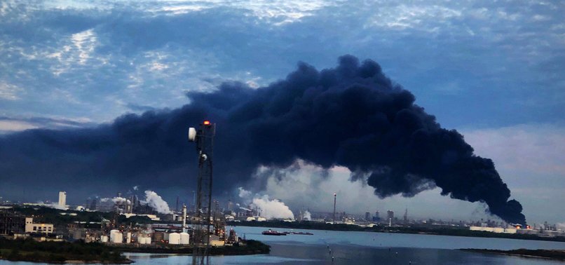 US CHEMICAL PLANT FIRE SMOKE PLUME HOVERS OVER HOUSTON