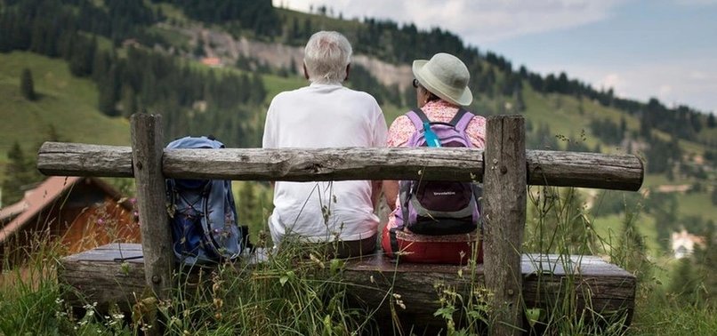 SWISS MEN HAVE LONGEST LIFE EXPECTANCY IN THE WORLD: OECD