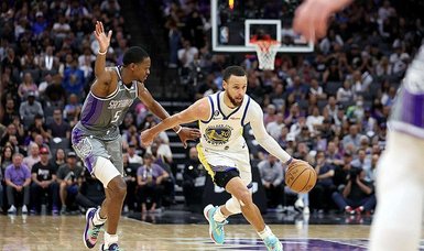 Warriors get rare road win, take series lead over Kings