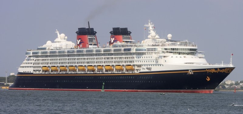 Amsterdam to ban cruise ships from city centre
