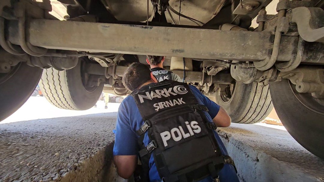 ZEHİR TACİRLERİNE OPERASYON