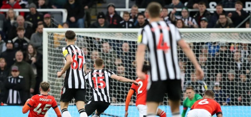 NEWCASTLE COME BACK FROM TWO DOWN IN EPIC 4-4 DRAW WITH LUTON