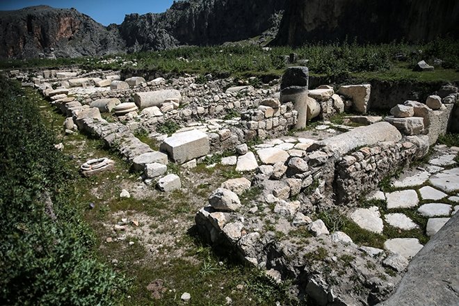 ANAVARZA ANTİK KENTİ