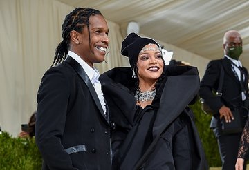 Rihanna anne oldu