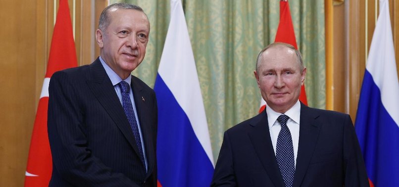 KREMLIN SAYS RUSSIAN, TURKISH PRESIDENTS CONSTANTLY STAY IN TOUCH