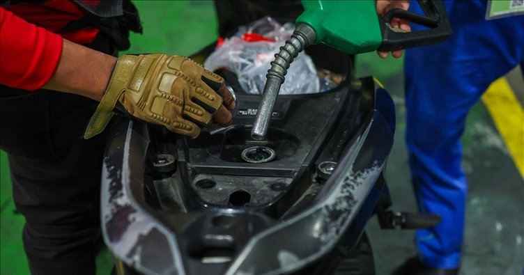 Endonezya hükümeti: Yükselen petrol fiyatlarına rağmen yakıta zam yapılmayacak