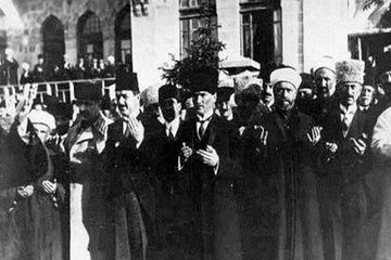 Atatürk Meclis’i Kur’an’la açmıştır