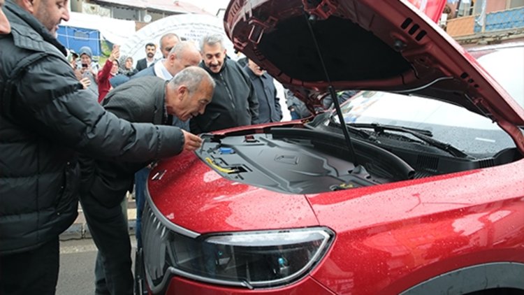 Türkiye’nin yerli otomobili Togg’a Kahramanmaraşlılar ilgi gösterdi