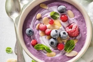 Yaban Mersinli Smoothie Bowl