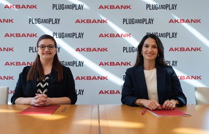 ahrefindexakbankclasstkktLnktargetblankAkbankaPlugandPlayTürkiyeninilkfinansalpartnerioldu