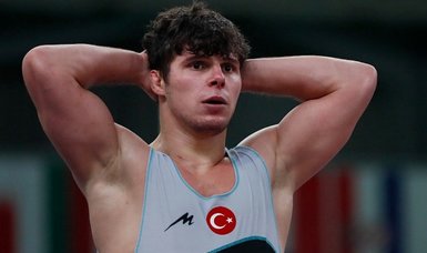 Turkish wrestler Aydın clinches silver medal in Serbia