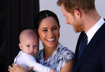 Meghan Markledan corova virüs önlemi! Oğlu Archie’ye uzaktan üfleyerek öpücük gönderiyor